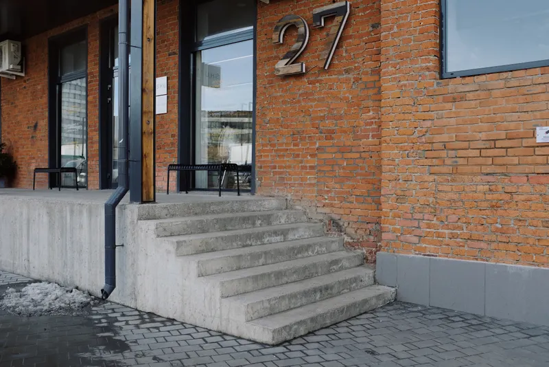 Poured Concrete Front Steps